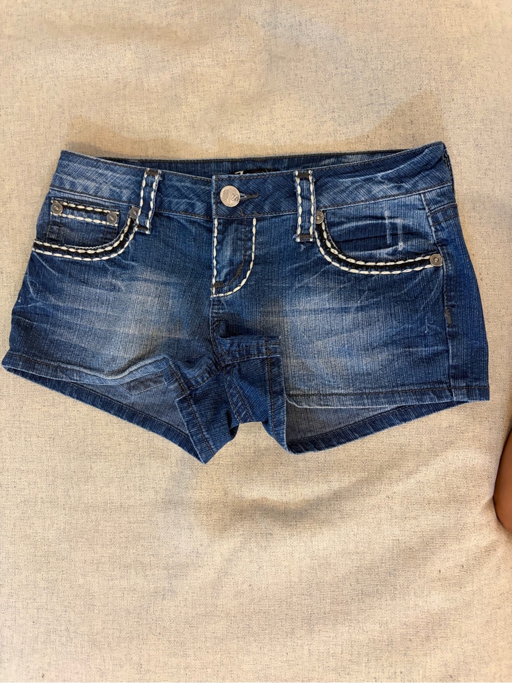 ZCO Jeans Y2K Low Rise Denim Shorts Size 7 Contrast Stitch